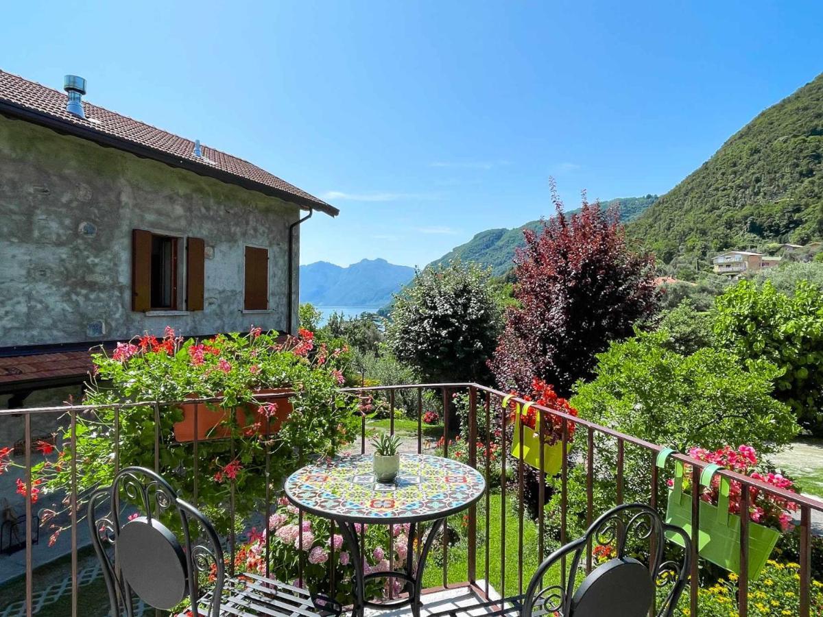 Breva Loft Tra Gli Ulivi Ed Il Lago Bellagio Luaran gambar