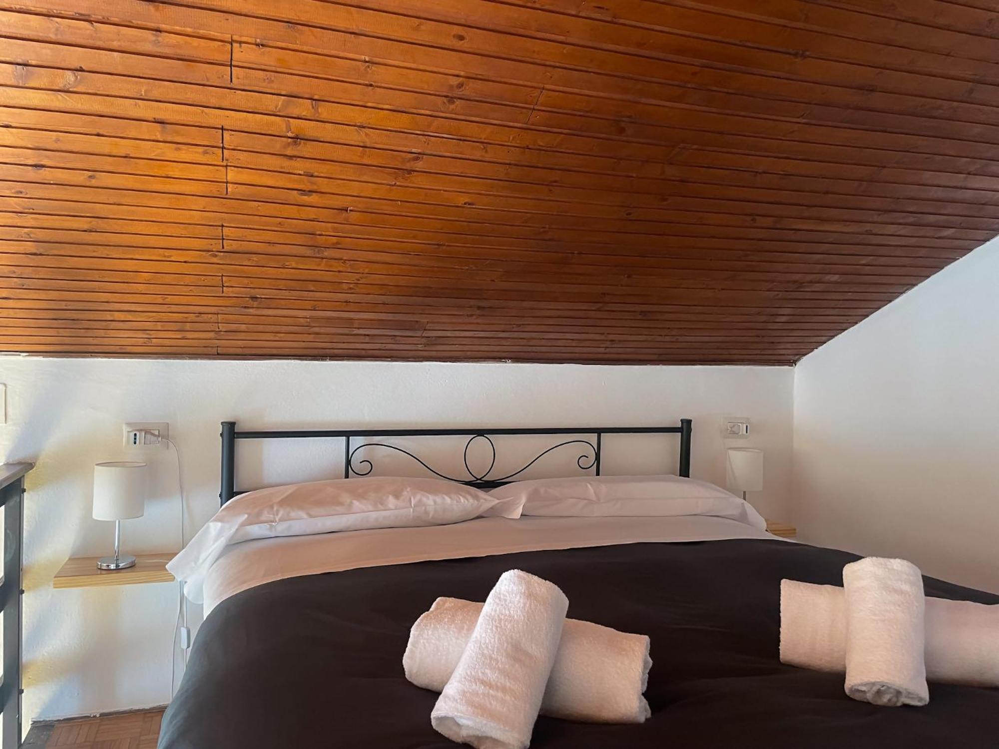 Breva Loft Tra Gli Ulivi Ed Il Lago Bellagio Luaran gambar